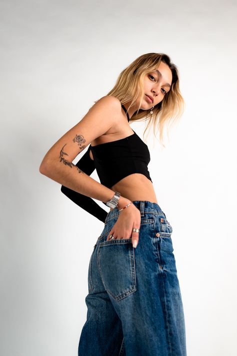 Denim Aesthetic Photography, Denim Aesthetic, Studio Photography Poses, Model Test, Studio Shoot, Portrait Poses, Fashion Poses, Model Poses, Female Portrait