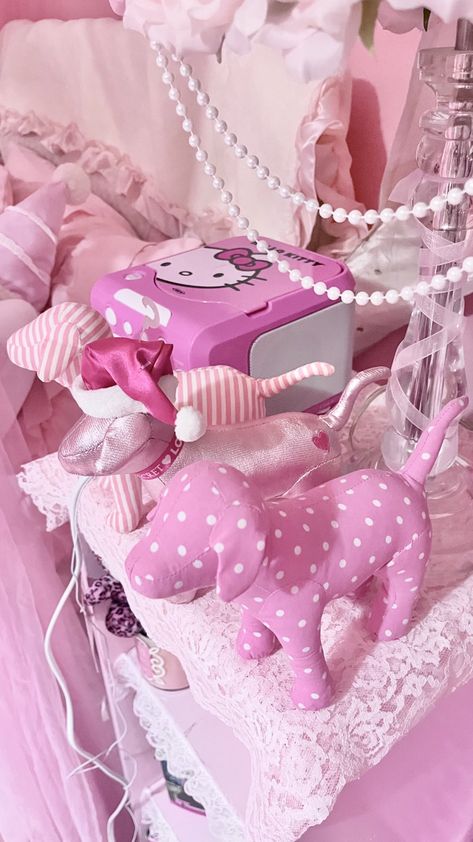 Aesthetic Cycle, Gyaru Bedroom, Gyaru Room, Dolly Room, Girly Pink Bedroom, Kawaii Room Ideas, Pearl Jewelry Shop, Kawaii Bedroom, Pink Bedroom For Girls