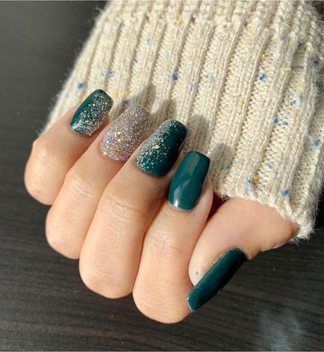 Green And Maroon Nails, Green And Silver Almond Nails, Sparkly Green Christmas Nails, Emerald And Silver Nails, Green Nails With Gold Accent, Green And Grey Nails, Silver Green Nails, Teal Nails With Glitter, Green And Silver Nail Designs