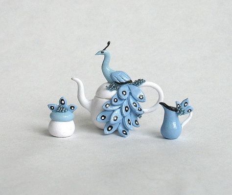 Clay Peacock, Mini Tea Set, Mini Teapot, Miniature Tea Set, Porcelain Lamp, Cute Polymer Clay, Polymer Clay Miniatures, Teapots And Cups, Clay Miniatures