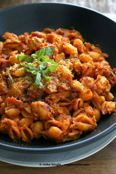 Vegan Chickpea Chorizo with Quinoa Shells in Tomato sauce Sausage Tomato Pasta, Chickpea Chorizo, Yummy Vegan Recipes, Chorizo Pasta, Vegan Chorizo, Quinoa Pasta, Vegan Richa, Vegan Chickpea, Chickpea Pasta