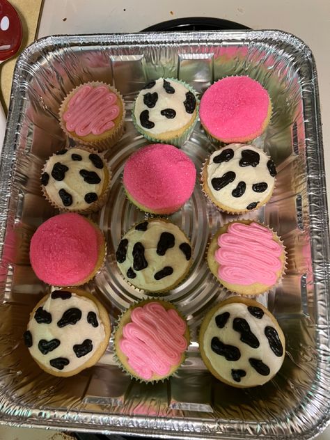 Cow, Birthday, Cupcakes, Pink Pink Cowgirl Party Table, Cow Print And Pink Cake, Pink Cow Cupcakes, Hot Pink Cow Print Birthday Party, Pink Cowgirl Cupcakes, Easy Cow Cupcakes, Cow Print Decorations Birthday Parties, Cow Print Cakes Birthday, Pink Cow Print Party Ideas