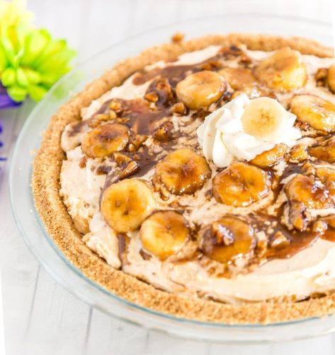 Banana Foster Pie Recipe, Banana Ice Cream Cake, Banana Foster Ice Cream, Banana Foster Recipe, Beautiful Pie Crusts, Banana Frosting, Banana Foster, Ice Cream Pie Recipe, Ice Cream Pie