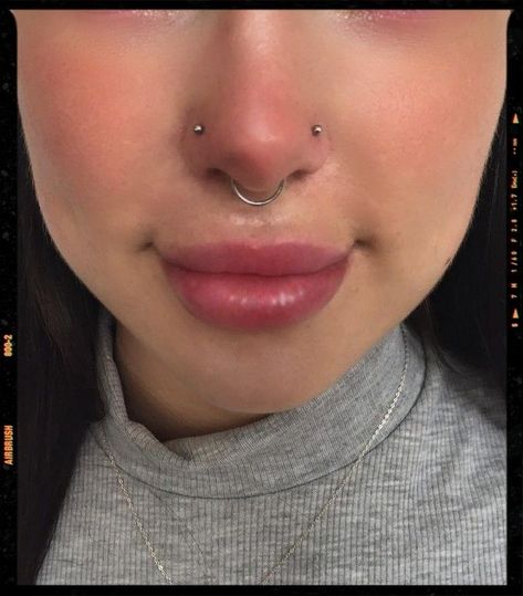 Nose Pierced Both Sides, Two Nose Piercings, Double Nose Piercing, Cute Nose, Cute Nose Piercings, Septum Piercing Jewelry, Septum Piercings, Pretty Ear Piercings, Face Piercings