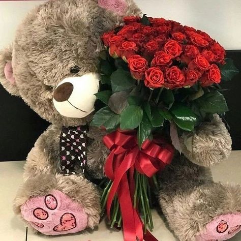 Red Rose Bouquet Wedding, Wrapping Inspiration, Valentine Day Cupcakes, Teddy Bear Gifts, Gift Wrapping Inspiration, Flower Decorations Diy, Teddy Bear Pictures, Diy Arrangements, Cute Couple Gifts