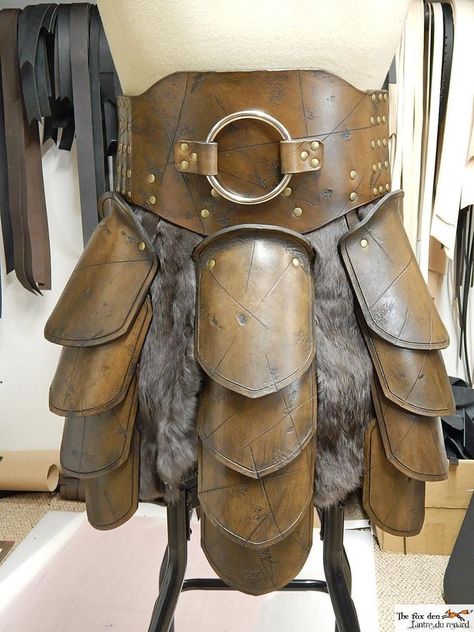 Armour Design, Costume Armour, Armor Clothing, Female Armor, Larp Costume, Shoulder Armor, Leather Armor, Medieval Costume, Arm Armor