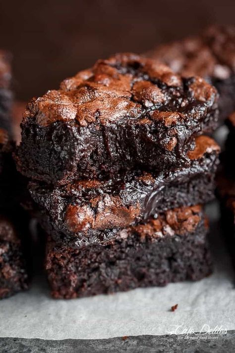 Cocoa Brownies, Fudgy Brownie Recipe, Resep Brownies, Best Brownie Recipe, Brownies Recipe Homemade, Chewy Brownies, Brownie Ingredients, Homemade Brownies, Best Brownies