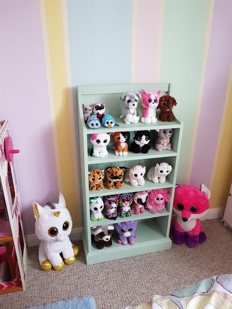 Beanie boo storage Beanie Boos Storage, Small Room Makeover, Small Kids Room, Baby Storage, Small Stuffed Animals, Storage Kids Room, Playroom Storage, Beanie Boo, Kids Room Organization