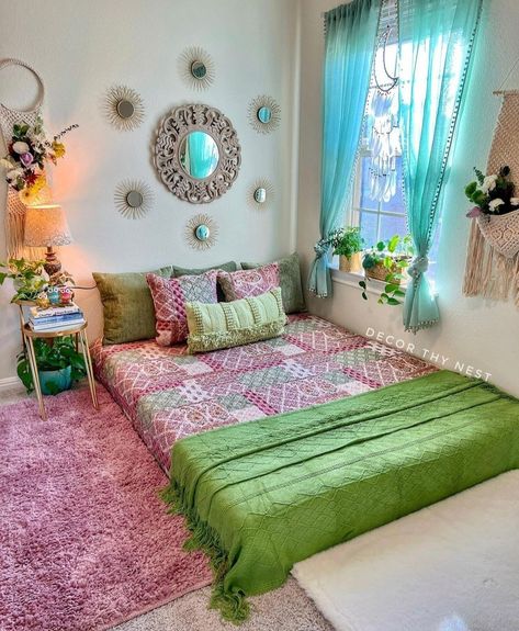 Bed Idea, Bedroom Ideas For Small Rooms Diy, Colorful Room Decor, Girly Room Decor, Indian Room Decor, Indian Bedroom Decor, Bedroom Decor For Small Rooms, Simple Living Room Decor, Colourful Living Room Decor