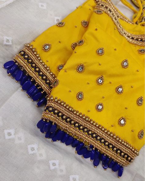 Sandal Colour Blouse Designs, Magam Work New Designs, Yellow Aari Blouse Design, Arry Work Blouse Designs, 2000 Rs Aari Work Design, Yellow Aari Work Blouse, Aari Simple Designs, Yellow Maggam Work Blouses, Magam Work