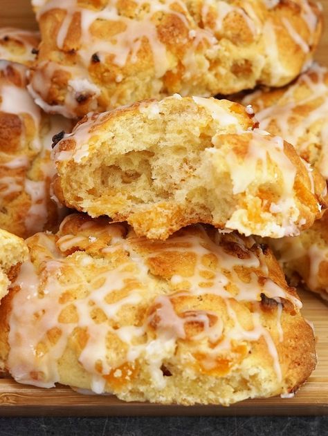 Apricot & Almond Scones | Recipes | Moorlands Eater Apricot Scones Recipe, Pistachio Scones, Apricot Scones, Almond Scones, Blueberry Lemon Scones, Dried Apricot, Christmas Cookie Recipes Holiday, Apricot Recipes, Lemon Scones