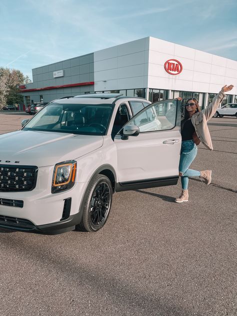 Kia Telluride Aesthetic, Kia Telluride 2022, Pink Chevy Trucks, Pink Chevy, Dads Office, Kia Telluride, My Best Self, Mom Car, After College