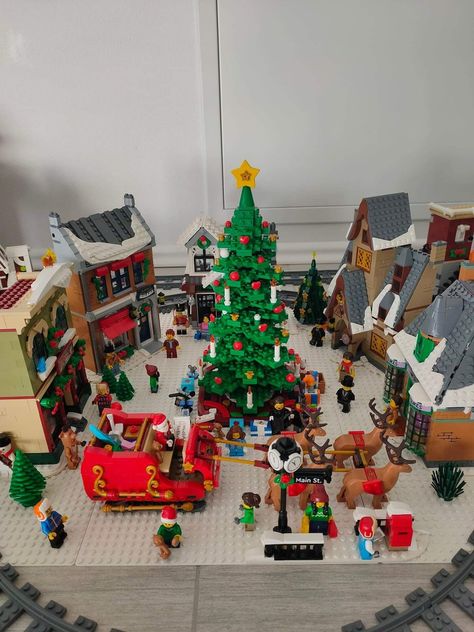 Lego Christmas Village Diy, Lego Road Ideas, Christmas Lego Village, Lego Christmas Village Display Ideas, Lego Christmas Train, Lego Road, Lego Gingerbread House, Lego Beach, Christmas Lego