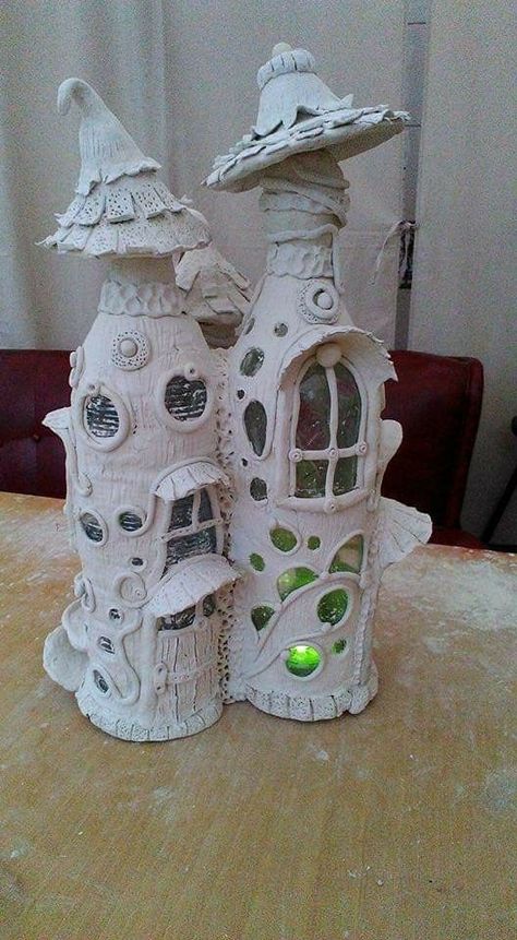 Lawn Ghosts, Halloween Decorations Ideas, Fairy House Crafts, Clay Fairy House, Bottle House, Fairy House Diy, Fairy Garden Designs, Fairy Garden Crafts, Clay Fairies