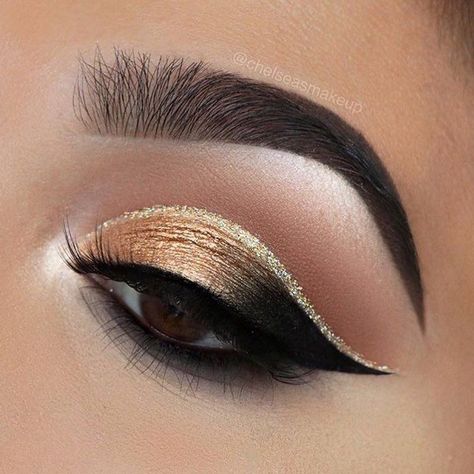 Carnaval Make-up, Band Ideas, Gold Eye Makeup, Prom 2023, Dance Makeup, Dramatic Eye Makeup, Eye Makeup Pictures, Eye Makeup Steps, Makijaż Smokey Eye