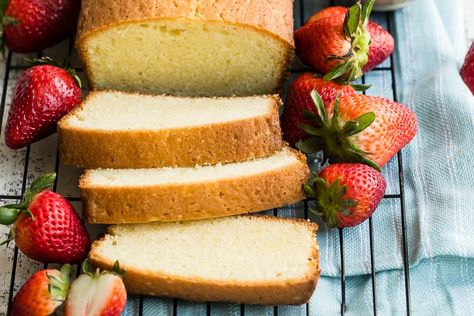 Condensed Milk Pound Cake, Recipes Using Condensed Milk, Evaporated Milk Recipes, Easy Pound Cake, Sweetened Condensed Milk Recipes, Condensed Milk Cake, Resepi Roti, Milk Dessert, Tiramisu Dessert