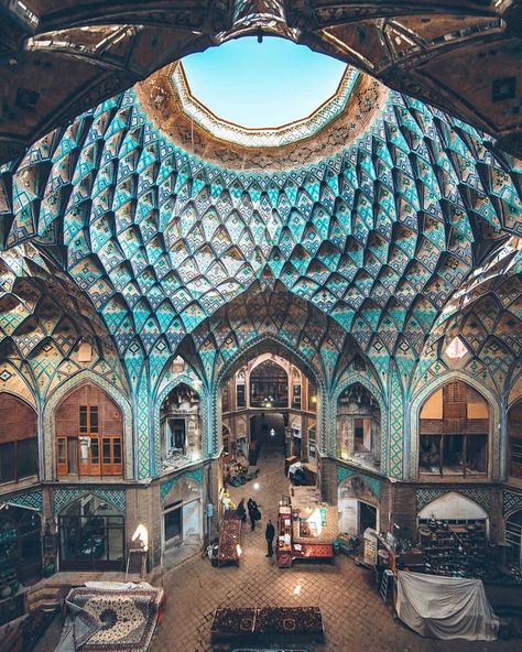 Persian Rose 🇺🇸🇮🇷🏳️ on Twitter: "Adding to this long thread Colors of #Persia… " Iranian Architecture, Persian Architecture, Iran Travel, Parametric Architecture, Living Modern, Iranian Art, Destination Voyage, Ancient Architecture, Light Architecture