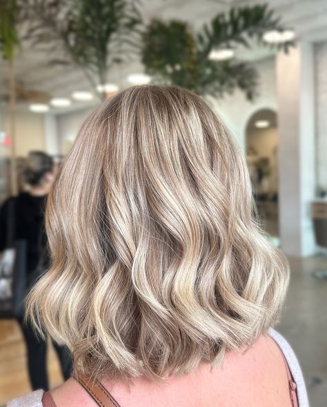 dont skip out on your gloss appts inbetween highlighting services to refresh the tone of your hair 🙌 #njhair #njhairstylist #njhairsalon #denvillenj #highlights #gloss #glaze #balayage #blonde #dimensionalblonde #haircut #layers #curtainbangs #redkenshadeseq #blowout #beachwaves #curls #hairinspiration #hairinspo #summerhair Blonde Highlights On Short Hair, Highlight Bob, Bob With Highlights, Dimensional Blonde, Blonde Hair With Highlights, Blonde Hair Inspiration, Short Blonde, Brown Hair With Highlights, Short Blonde Hair