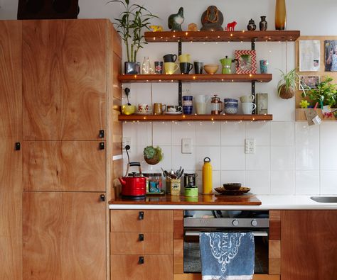 Tiny Japanese Kitchen, Japanese Interior Kitchen, Japanese Micro Apartment, Japanese Apartment Design, Japanese Studio Apartment, Small Japanese Apartment, Japanese Kitchen Ideas, Japanese Apartment Interior, Japanese Inspired Kitchen