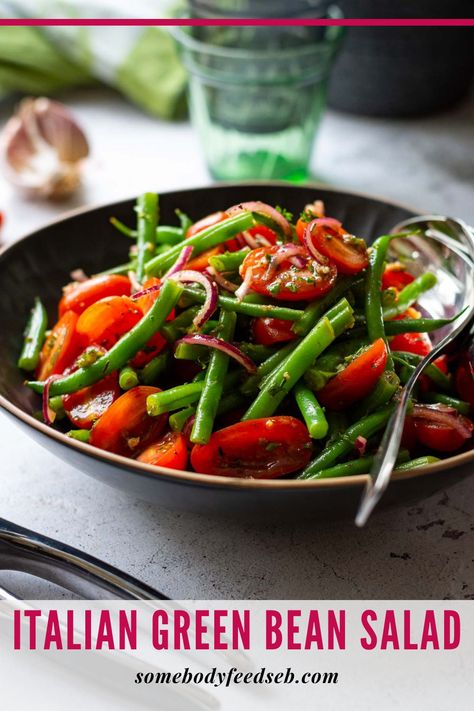 Green Bean Tomato Salad, Italian Green Beans, Italian Salad Recipes, Salad With Balsamic Dressing, Cherry Tomato Salad, Green Bean Salad, Green Bean Salads, Thanksgiving Dinner Recipes, Light Meals