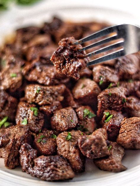 Steak Bites Recipe - Coop Can Cook Easy Steak Dinner, Coop Can Cook, Sauteed Steak, Resep Steak, Steak In Oven, Steak Bites Recipe, Steak Sandwiches, Baked Steak, Garlic Steak