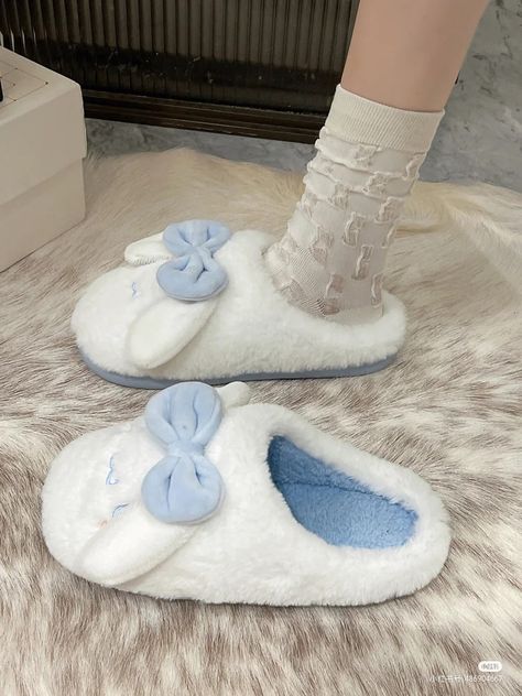 Fluffy Shoes, Cute Slides, Jean Piaget, Slides For Women, Cute Slippers, Comfortable Slippers, Dream Doll, Cozy Room Decor, Girly Shoes