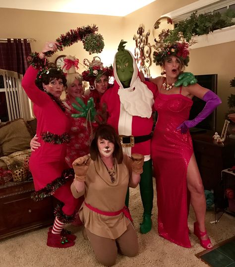 Group Christmas Costumes, Diy Whoville Costumes, Christmas Character Costumes, Whoville Costumes, Christmas Movie Characters, Characters Costumes, Grinch Costumes, Grinch Characters, Movie Character Costumes