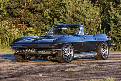 Restomod Cars, 67 Corvette, C2 Corvette, 1967 Corvette, Corvette C2, Car Man Cave, Old Muscle Cars, Classic Corvette, Classic Hot Rod