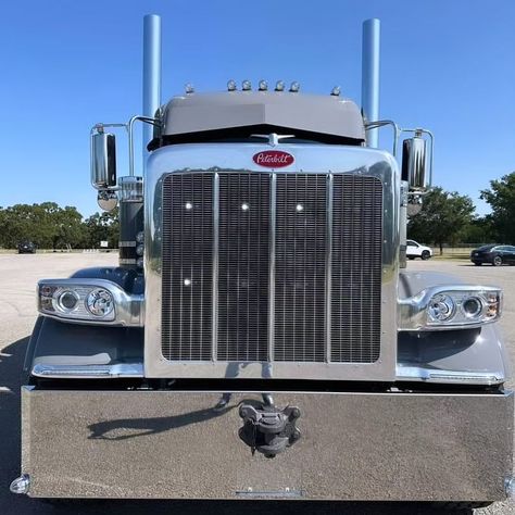 Truck is available for sale and for rental Dm me if you're interested in buying or renting a truck 🚒 For sale $140,000 For rent $10,000 #peterbilt #truckdriver #business #plan #kenworth #truckloanfinancing #truckrepairservice #truckingindustry #driver #truck #dispatch #dispatcher #car #digitalart Truck Detailing, Truck Repair, Truck Driver, Trucks For Sale, Peterbilt, Trucks