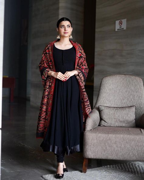 Nimrat Khaira Suits, Sardar Fashion, Kerala Saree Blouse Designs, Punjabi Singer, Nimrat Khaira, Black Frock, Recycled Dress, Gown Party Wear, Long Blue Dress