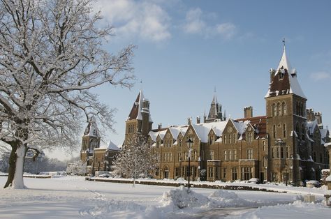 Charterhouse School in the Snow | Flickr - Photo Sharing! Boarding School Aesthetic, Uk Winter, Aspen Ski, Black Castle, School Campus, Luxury Ski, Walking Paths, Vampire Academy, Winter Scenery