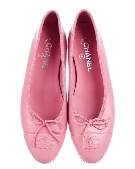 Chanel Ballerina Flats, Chanel Ballerina, Black And White Flats, Chanel Loafers, Cream Flats, Pink Ballet Flats, Chanel Flats, Chanel Pink, Ballerina Pumps