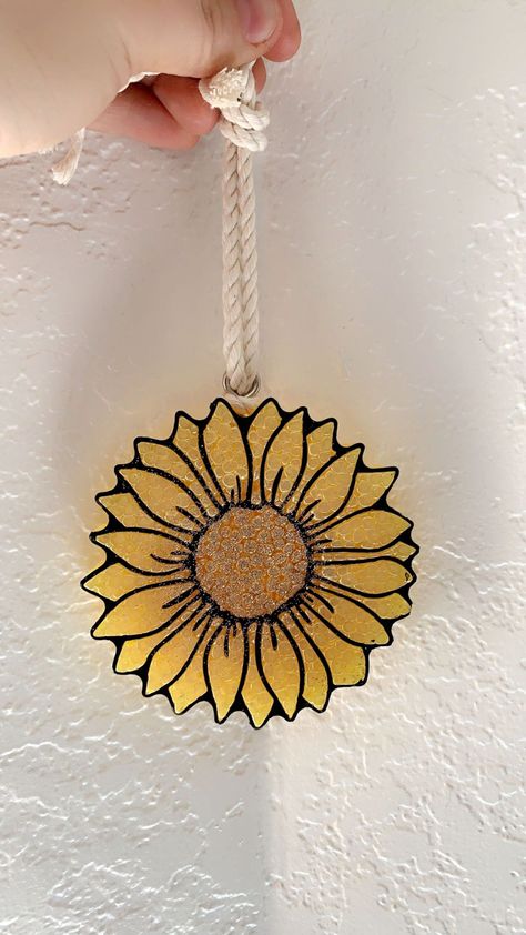 Sunflower Freshie Idea Sunflower Freshie Ideas, Car Freshies Ideas, Freshies Ideas, Freshie Ideas, Car Air Freshener Diy, Diy Air Freshener, Car Freshies, Busy Bee, Bee Theme