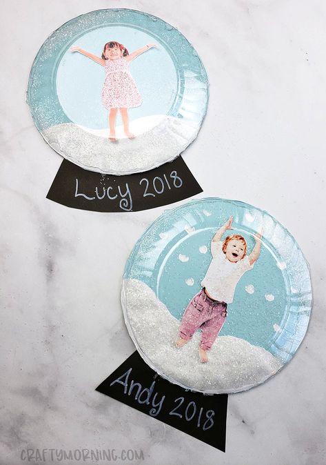 paper Paper Plate Snow Globe Craft, Contact Paper Snow Globe, Clear Plate Snow Globe Craft, Snow Globe Paper Craft, Snow Globe Preschool Craft, Paper Plate Snowglobe, Paper Plate Snow Globe, Paper Snow Globe, Clear Plate