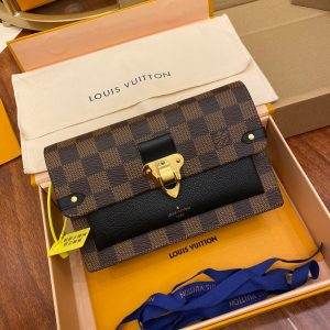 LV Vavin Chain Wallet - women wallet outfit street style 2023 - Minimalist women bags outfit | women fashion Bags Inspo ; Opens a new tab ladies bag outfit street style 2023 - Minimalist women bags outfit | ladies Bags Inspo What we offer: 🚚 Fast Shipping 9 to 14 days delivery 🛫 Free delivery worldwide at your doorstep 🎁 Complete box packaging 📨 +4917686667360 WhatsApp for order or info #bags #lvbags #lvwallets #minimalistbags #handbags Lv Vavin, 2023 Minimalist, Bags Outfit, Street Style 2023, Outfit Street Style, Outfit Street, Ladies Bags, Bag Outfit, Ladies Bag