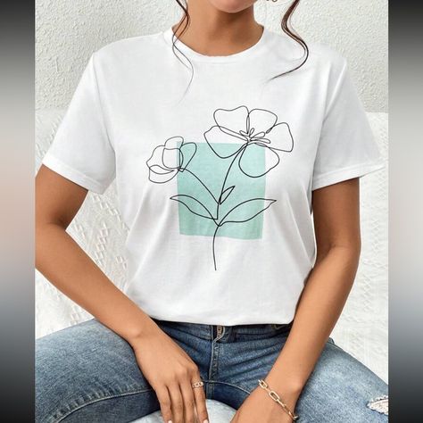 Never Worn Before, Super Cute Floral Printed Shirt. All White With A Light Blue Center. Great For Summer Or Pairing It With A Cardigan. Size Xs Printed Tee Women, Woman Tshirt, Women T Shirts, Floral Print Shorts, Inspiration Mode, Pattern Floral, Top Casual, Printed Tees, Flower Print