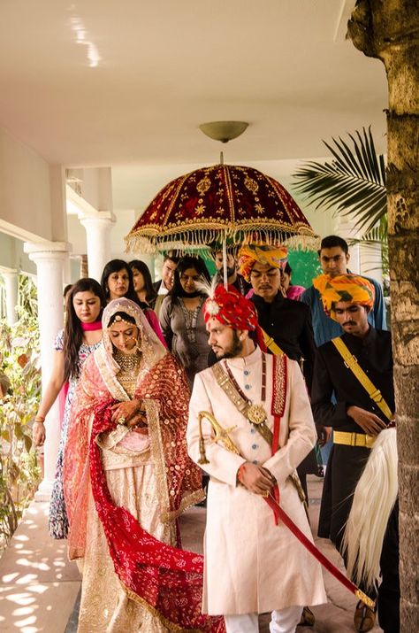 Rajputi Wedding Dress For Men, Rajputana Dress, Rajputi Wedding, Marwadi Wedding, Rajput Wedding, Rajasthani Wedding, Indian Wedding Suits Men, Bridal Umbrella, Indian Wedding Decorations Receptions