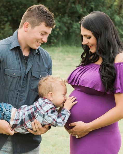 Maternity Photoshoot Poses With Toddler, Second Child Maternity Pictures, Big Brother Maternity Pictures, 2nd Pregnancy Photoshoot, Maternity Poses With Toddler, Maternity Photography Poses With Toddler, Pregnancy Shoot With Kids, Maternity Poses With Kids, Maternity Pics With Toddler