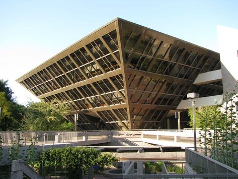 pyramid building buildings tempe municipal architecture upside down inverted modern hall defy shaped shape pyramids arizona gravity wiki seem structures Pyramid House, Ancient Egyptian Architecture, Pyramid Building, Inverted Pyramid, Pyramid Shape, Modern Architecture Design, Building Images, Modern Small House Design, Building Elevation