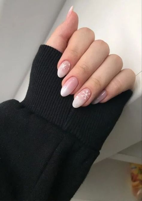 Winter Nails Round, Beli Nokti, Snowy Nails, Band Nails, Nail Logo, Work Nails, Nails Inspo, Christmas Nails, Makeup Nails