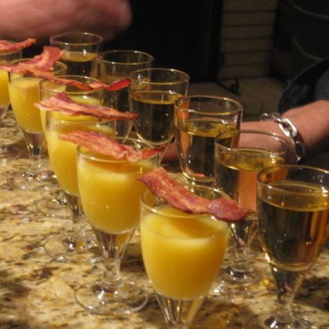 Breakfast Shots Alcohol With Bacon, Irish Breakfast Shot Recipe, Pancake Shot, Maple Syrup Pancakes, Breakfast Shot, Bacon Party, Homemade Liquors, Pancakes Bacon, Pickle Vodka