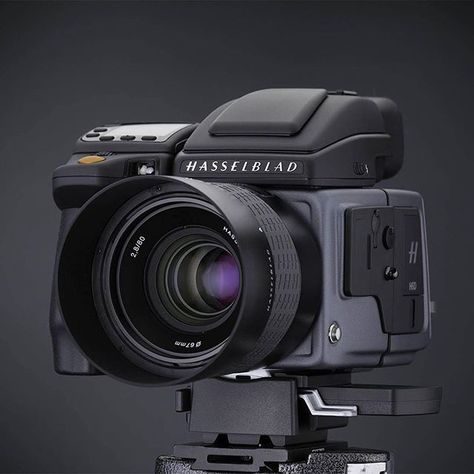 Such a #beauty - Hasselblad H6D-100C 📷Photo by @borges imaging📱Tag someone who needs to try this 👊🏼 #gear #hasselblad #camera #lens #mediumformat #photoshooting #equipment #camera #profoto #cameralove #lovemyjob #photographyislife Hasselblad Camera, Camera Tips And Tricks, Camera Vector, Best Dslr, Sony Photography, Best Digital Camera, Camera Tips, Camera Design, Camera Aesthetic