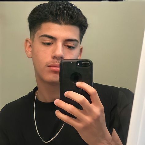 Mexican Slick Back, Slick Back Mexican, Mexican Haircut Men, Cholo Hairstyles Men, Slick Back Taper Fade, Slick Backs, Slick Back Haircut, Boys Fade Haircut, Mexican Hairstyles