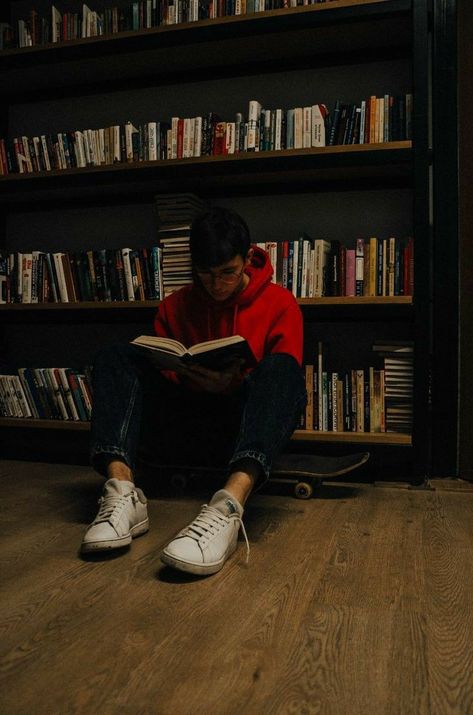 Library Shoot, Library Aesthetics, Library Photo Shoot, Nerdy Guys, Kafka On The Shore, Guys Read, Library Aesthetic, Animal Skull, Aesthetic Boy