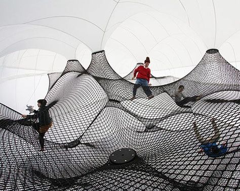 numen/for use inflates interactive net blow-up in yokohama Gravity Art, Net Architecture, Spider Net, Interactive Art Installation, Floating Architecture, Appartment Decor, Yokohama Japan, Giant Spider, Architecture Sketchbook