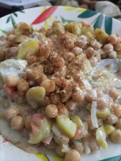 Spicy chana chaat Chana Chat Snapchat, Pakistani Food Snapchat, Chat Snap, Chat Snapchat, Chana Chat, Volkswagen 181, Frances Bean Cobain, Eating Food Funny, Cute Photo Poses