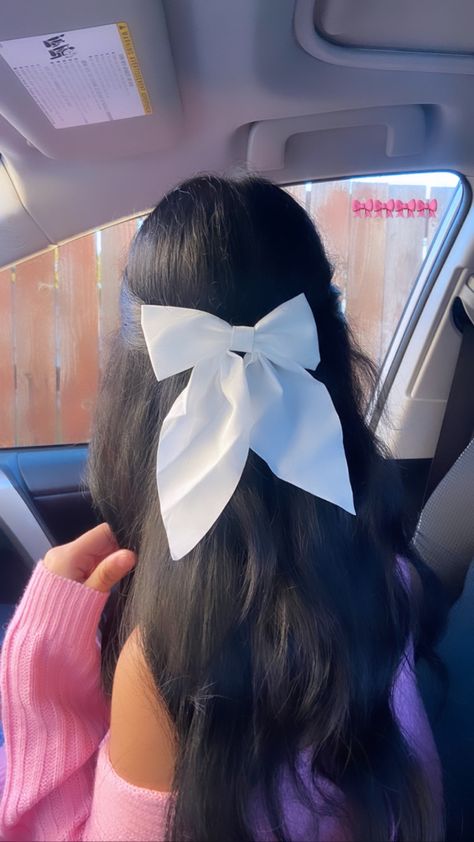 Y2k Hair Accessories, Latina Hair, Y2k Hair, Y2k Hairstyles, Pink Lifestyle, Hair Stylies, Foto Ideas Instagram, Ideas For Instagram Photos, Baddie Hairstyles