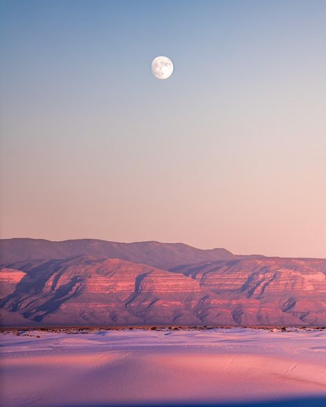 Apocalypse Landscape, White Sands National Park, Vision Board Pics, Desert Sunrise, Desert Aesthetic, Pink Desert, Desert Dream, California Desert, The Setting Sun