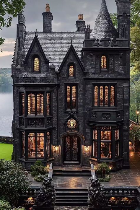 Gothic Manor Exterior, Art Deco Home Design, Manor Exterior, Old Style House, Mansion Plans, Goth Houses, Gothic Mansion, Victorian Exterior, Bedroom Wall Decoration