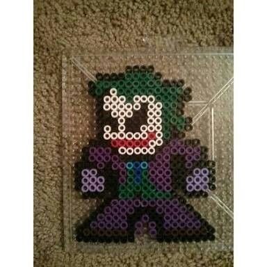 Joker perler beads Joker Perler Beads, Geeky Craft, Perler Creations, Pixel Art Templates, Perler Art, Fusion Beads, Perler Bead Templates, Perler Crafts, Bead Sprite